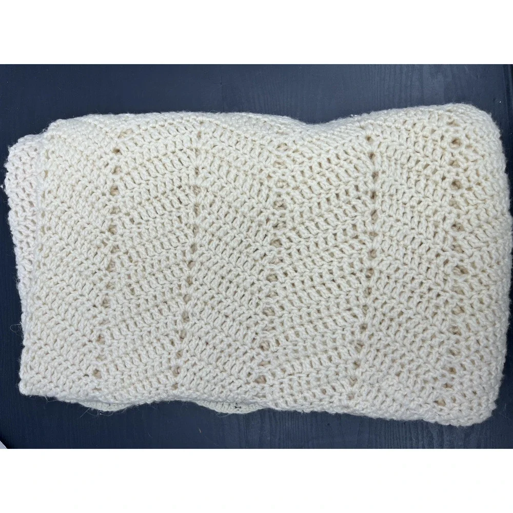VTG Handmade Crochet Blanket Large 86x58 Cream Ivory Afghan Chevron Ripple